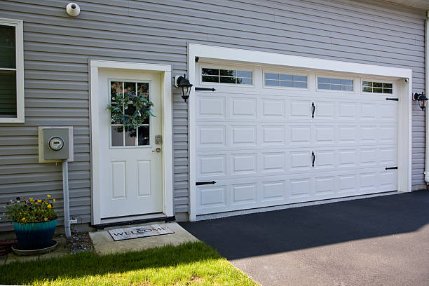 24/7 Emergency Garage Door Panel Replacement experts in Jones County County, SD